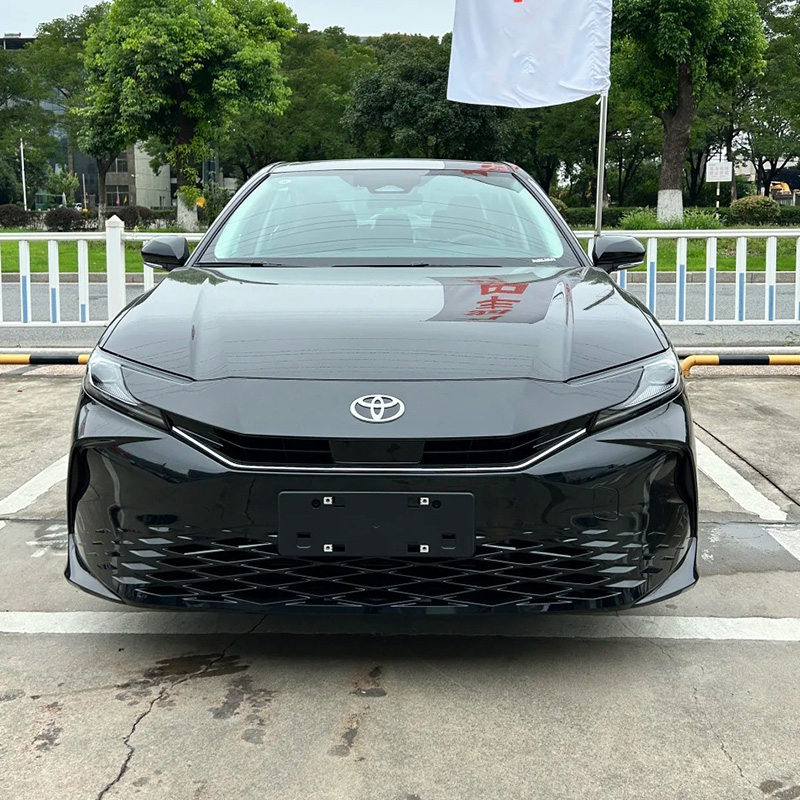 Toyota Camry Sedan Gasoline/Hybrid Car